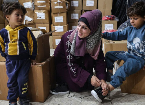 Агентства по оказанию помощи предупреждают, что реакция Газы находится на пределе, поскольку Израиль призывает отменить новые ограничения