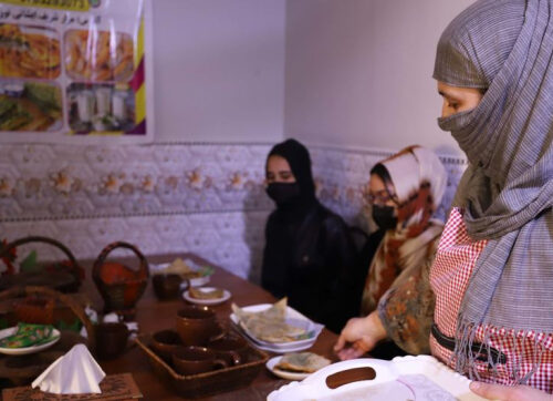 Вопреки запретам: афганские женщины продолжают успешно заниматься бизнесом Вопреки запретам: афганские женщины продолжают успешно заниматься бизнесом