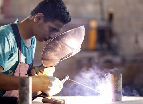 Доклад МОТ: миллионы работающих людей по-прежнему живут в бедности