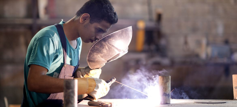 Доклад МОТ: миллионы работающих людей по-прежнему живут в бедности