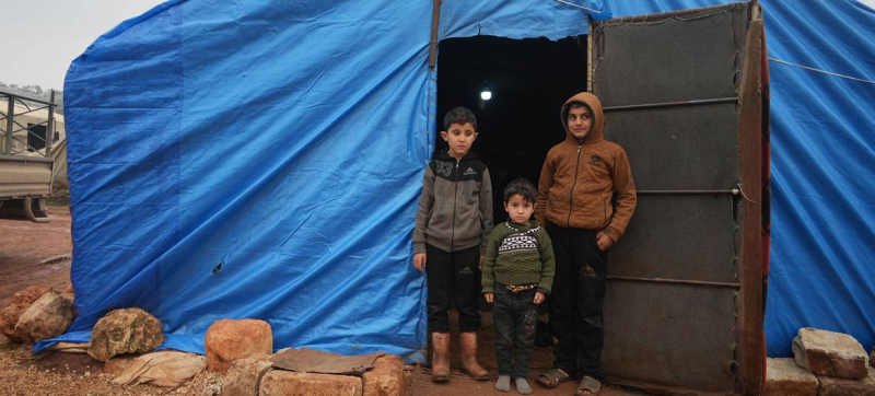 Сирия: снежная буря оставила тысячи вынужденных переселенцев без укрытия