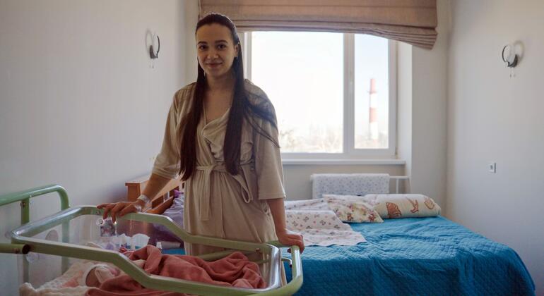 Беременные женщины и новорожденные больше других страдают от ударов по критической инфраструктуре Украины