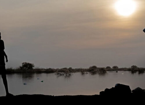 В Южном Судане наблюдается всплеск насилия, в результате чего гражданское население подвергается опасности, а миротворцы остаются без средств к существованию
