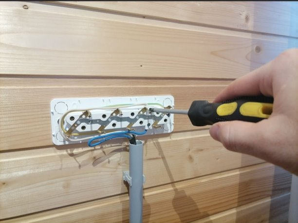 Опасные розетки: как я нашел причину возгорания розеток и как не допустить пожара | Интересный контент в группе Даня на даче: строю и показываю! в ОК (Одноклассники)