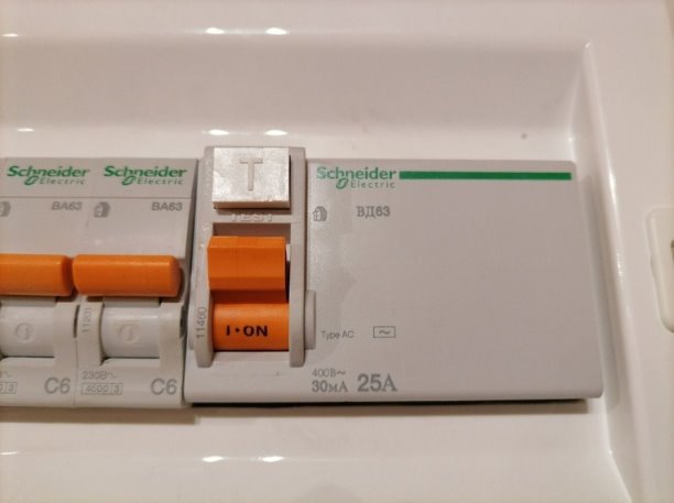 Опасные розетки: как я нашел причину возгорания розеток и как не допустить пожара | Интересный контент в группе Даня на даче: строю и показываю! в ОК (Одноклассники)