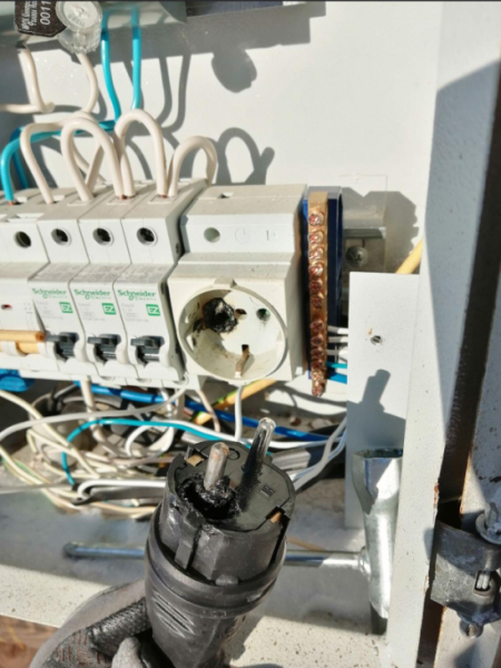 Опасные розетки: как я нашел причину возгорания розеток и как не допустить пожара | Интересный контент в группе Даня на даче: строю и показываю! в ОК (Одноклассники)