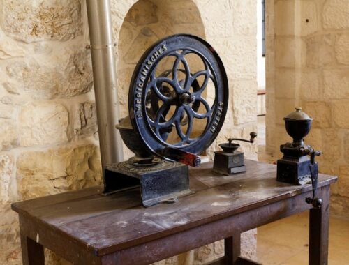 Как сделать погреб в гараже своими руками из бетонных колец