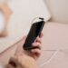 Как почистить разъем для зарядки на телефоне от грязи зубочисткой